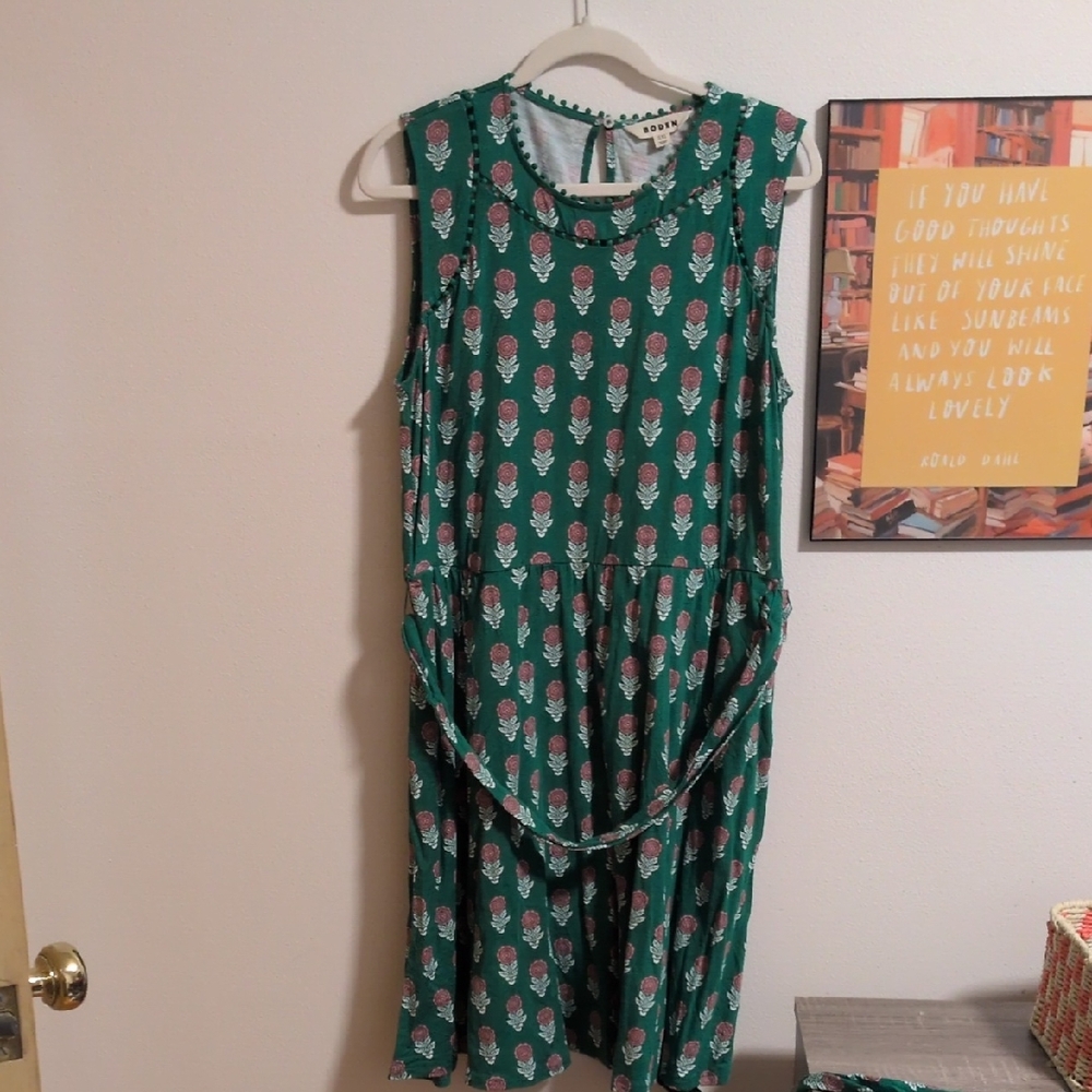 Boden Green And Pink Dress P2P:20in Sho2hem:39in Size 12